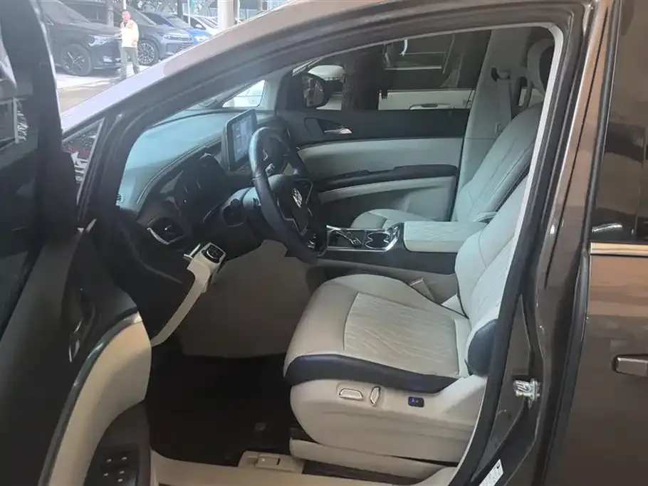 Buick GL8 2023 из CN, фото 4