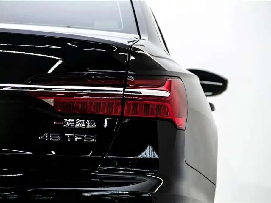 Audi A6L — фото 7