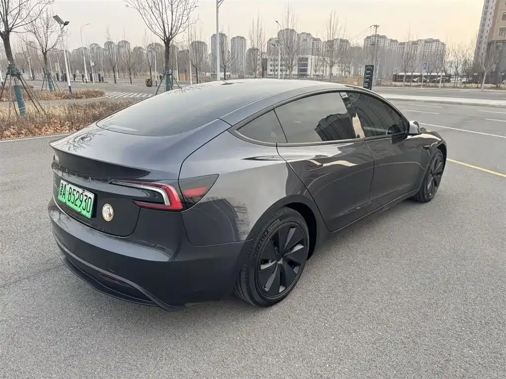 Tesla Model 3 — фото 9