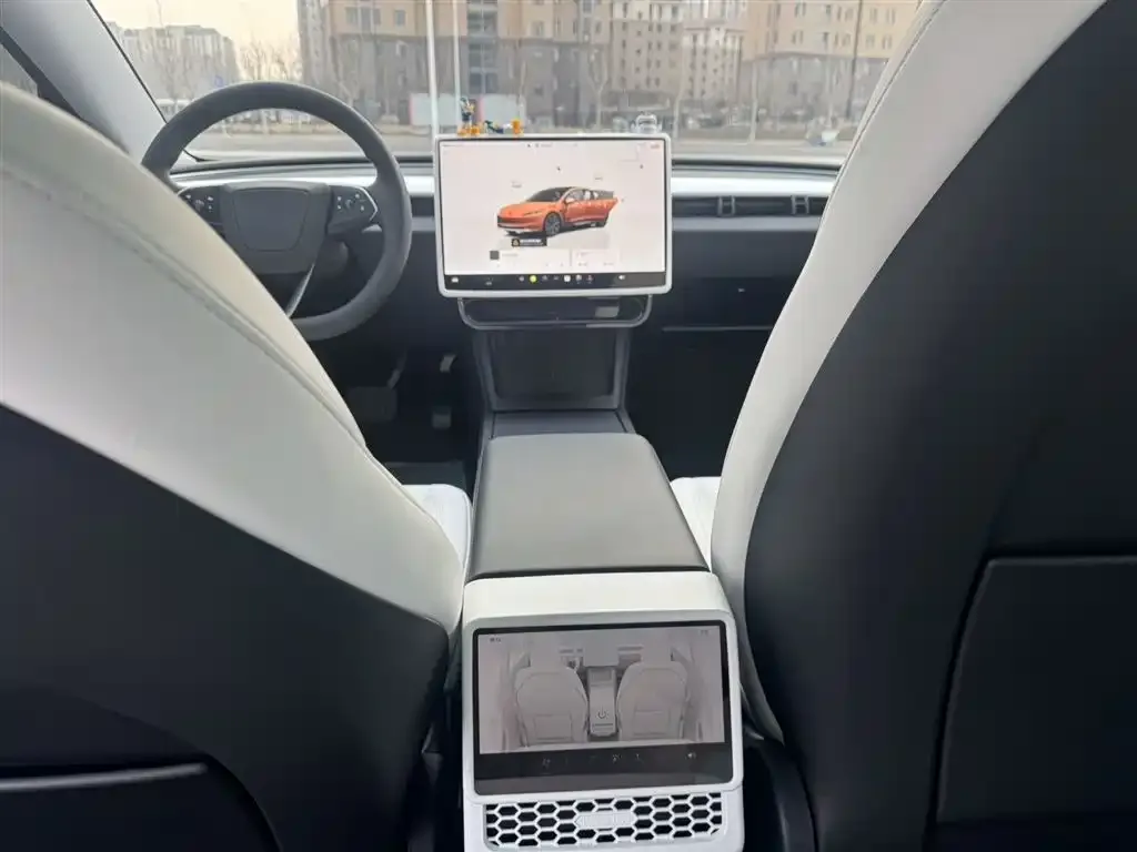Tesla Model 3 — фото 2