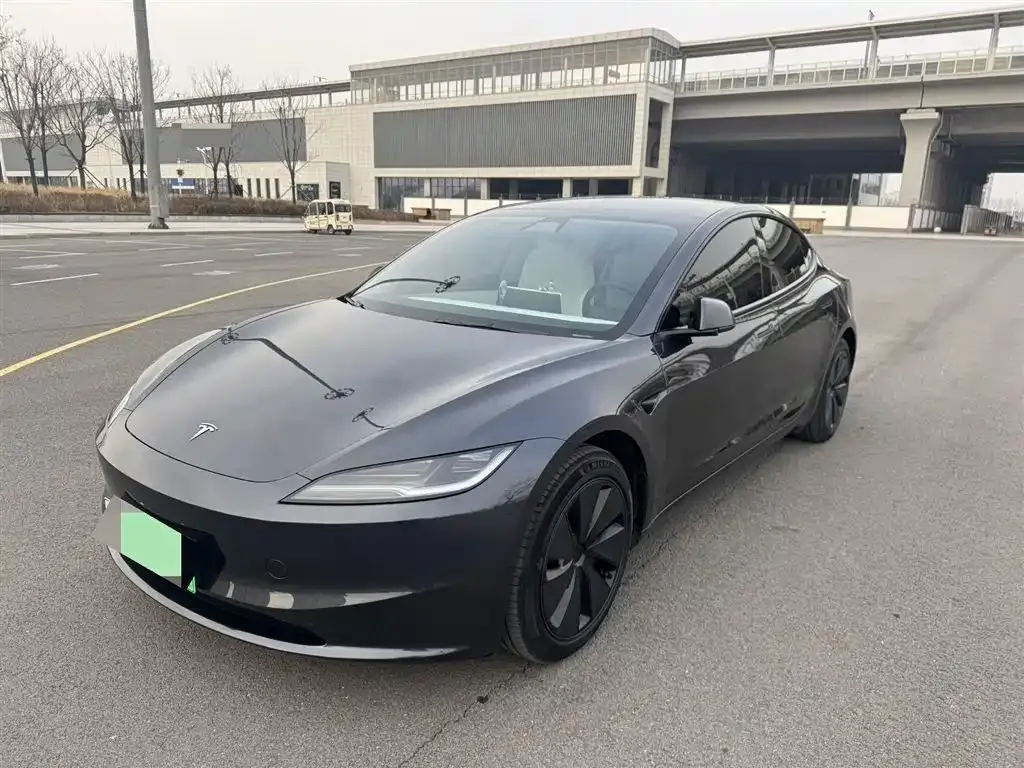 Tesla Model 3 — фото 3