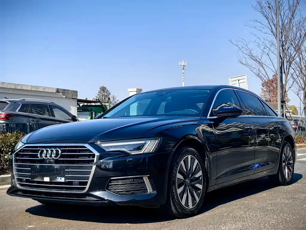 Audi A6L — фото 1