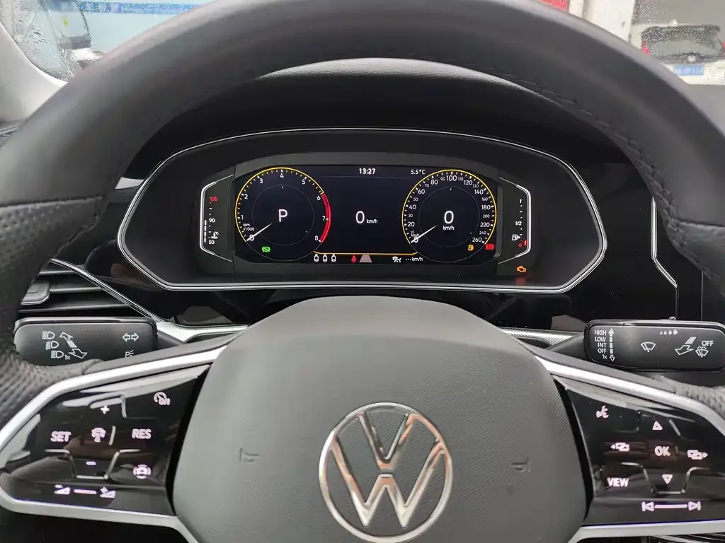 Volkswagen Passat 2022 из CN, фото 2