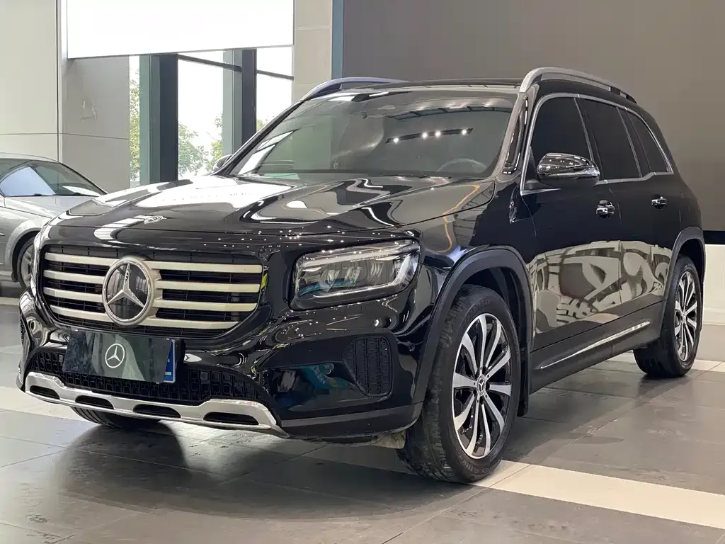 Mercedes-Benz GLB — фото 1