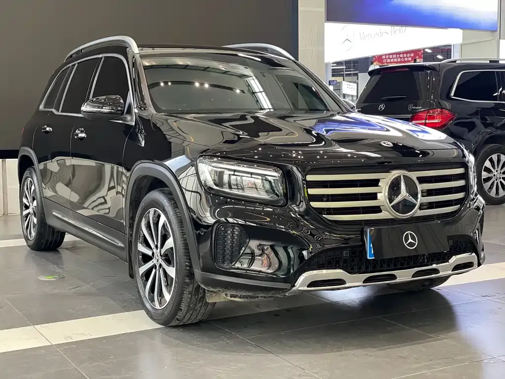 Mercedes-Benz GLB — фото 2