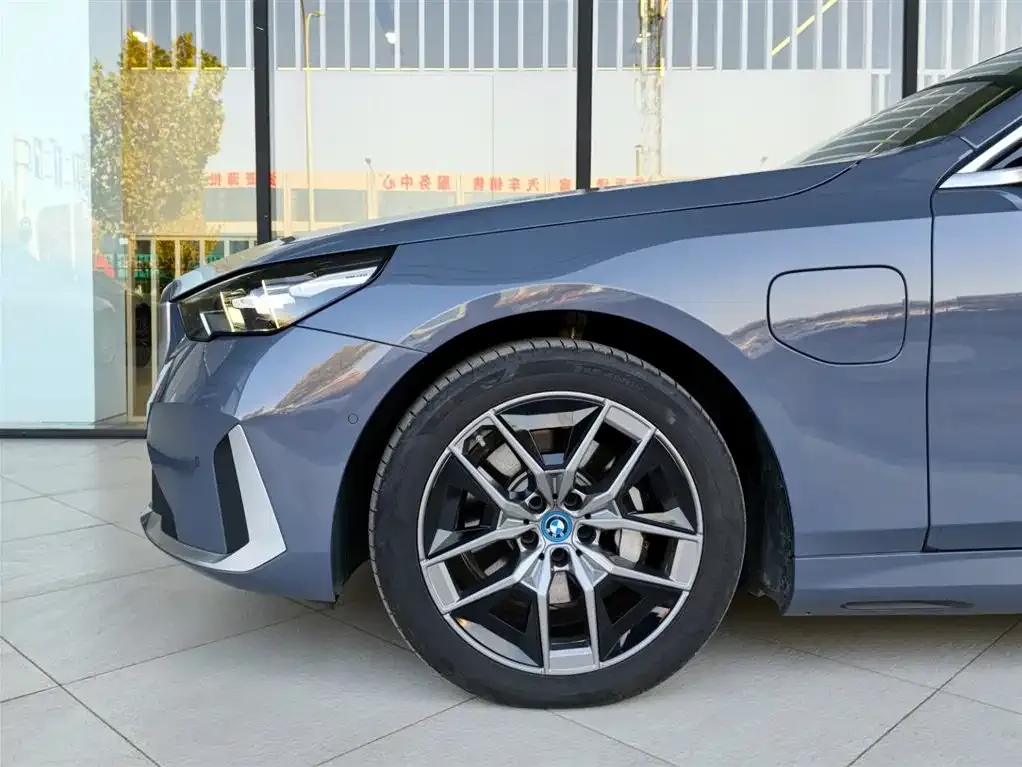 BMW i5 2025 из CN, фото 4