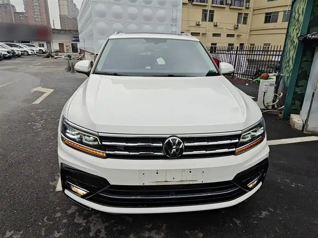 Volkswagen Tiguan L — фото 5