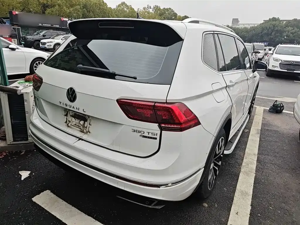 Volkswagen Tiguan L — фото 3