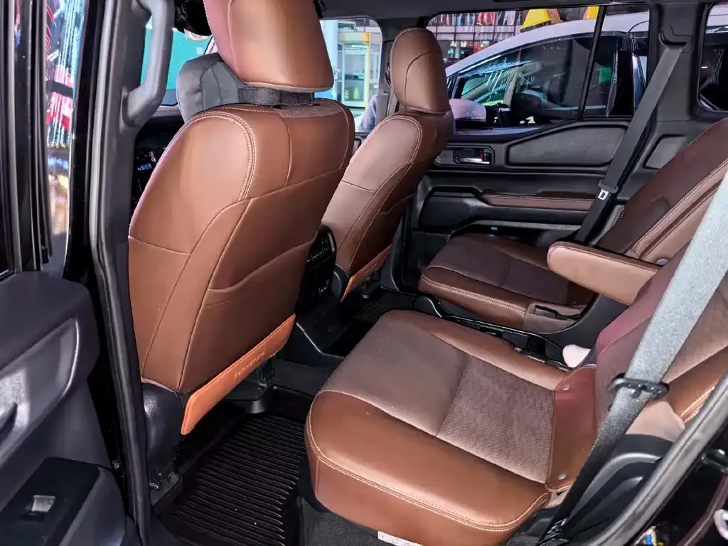 Toyota Prado 2024 из CN, фото 3