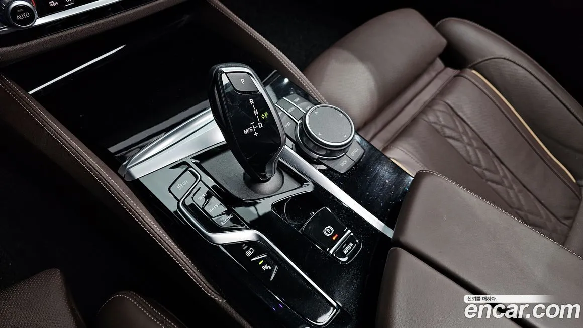 BMW 5-Series — фото 10