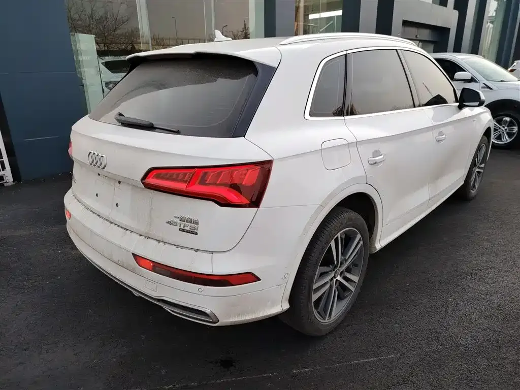 Audi Q5L 2021 из CN, фото 5