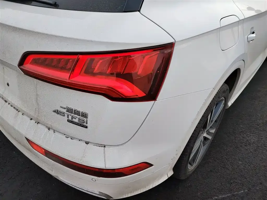 Audi Q5L 2021 из CN, фото 7