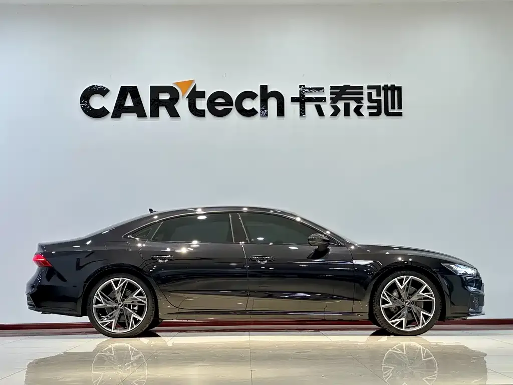 Audi A7L — фото 2