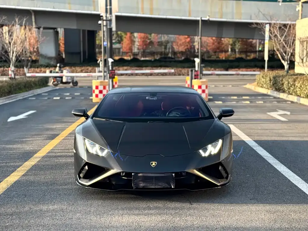 Lamborghini Huracan — фото 1