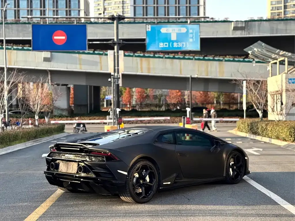 Lamborghini Huracan — фото 9