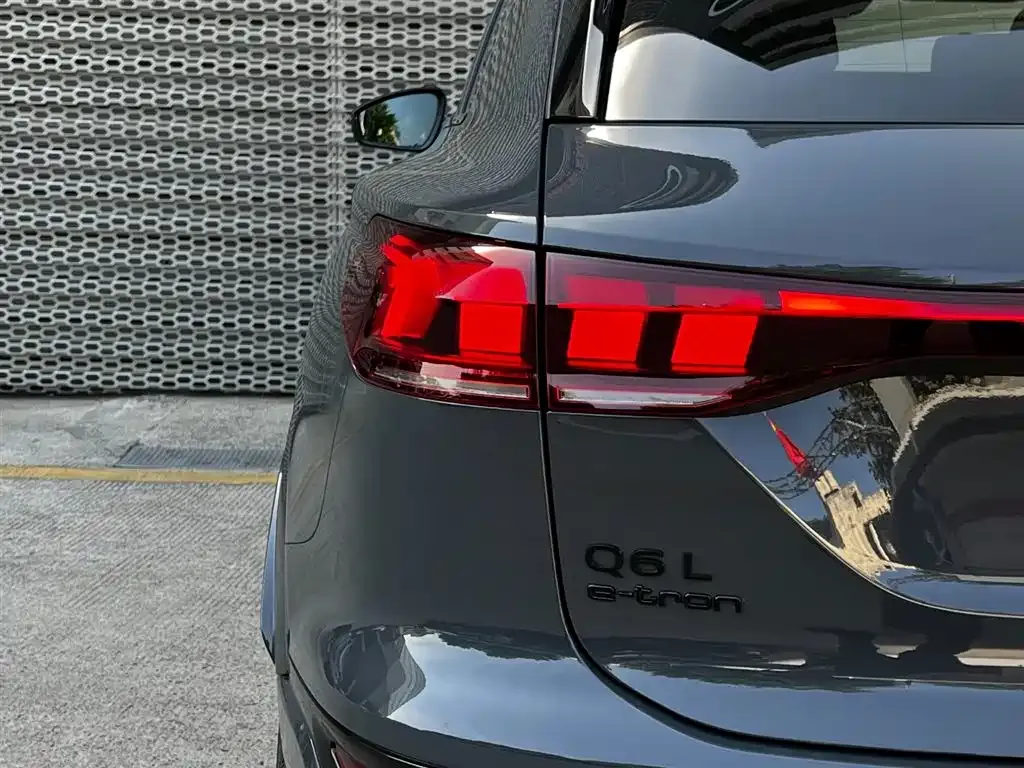 Audi Q6L e-tron — фото 8