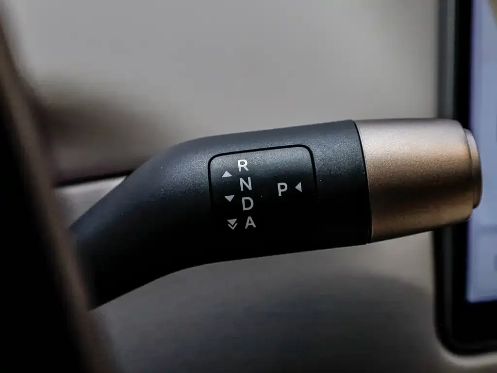 Li Auto i8 — фото 5