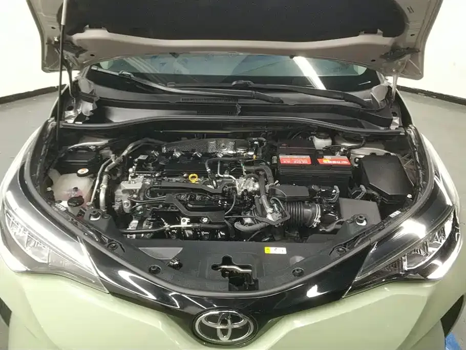 Toyota C-HR — фото 2