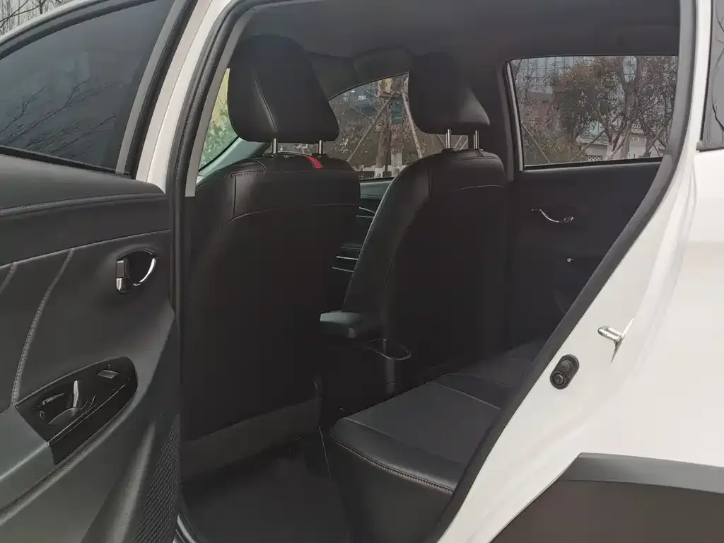 Toyota Yaris L 2023 из CN, фото 5