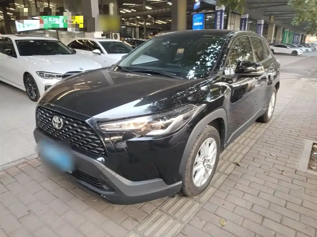 Toyota Corolla Cross — фото 1