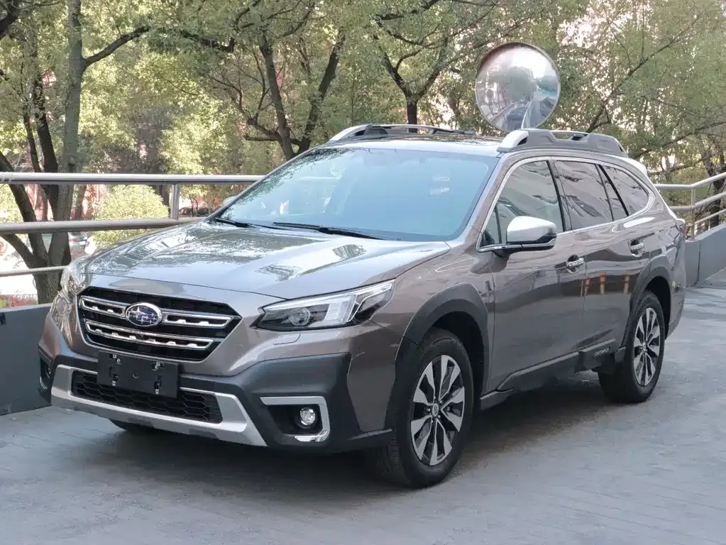 Subaru Outback — фото 1