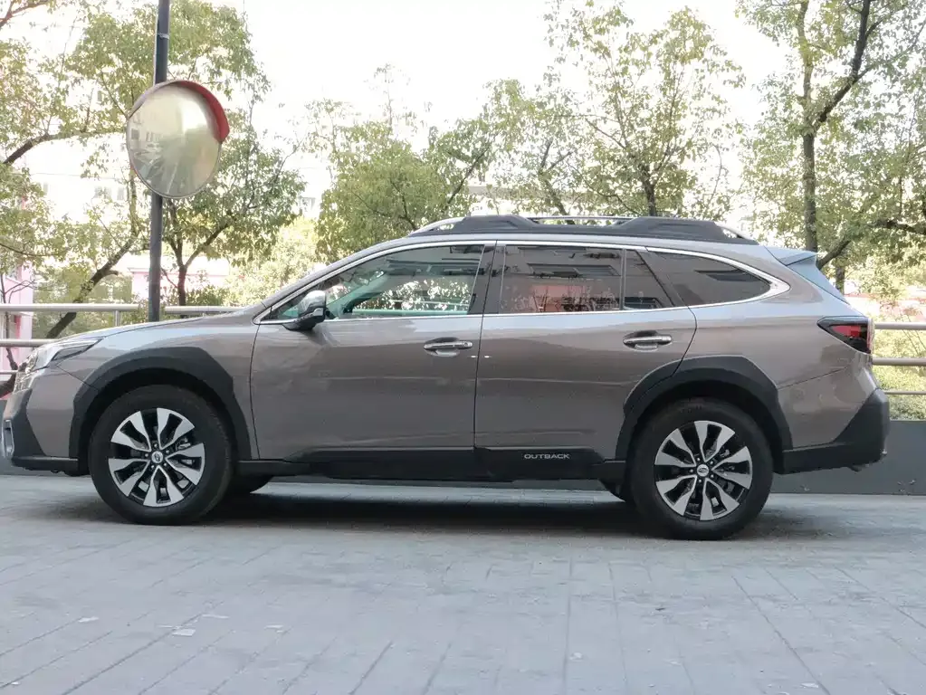 Subaru Outback — фото 4