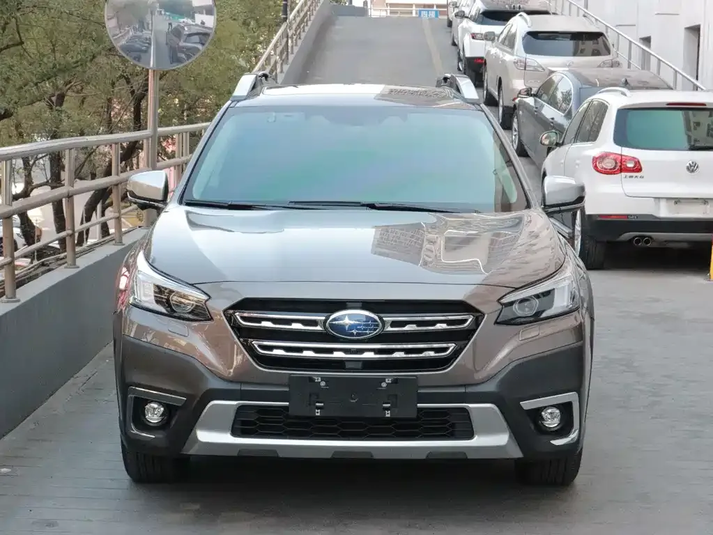 Subaru Outback — фото 10