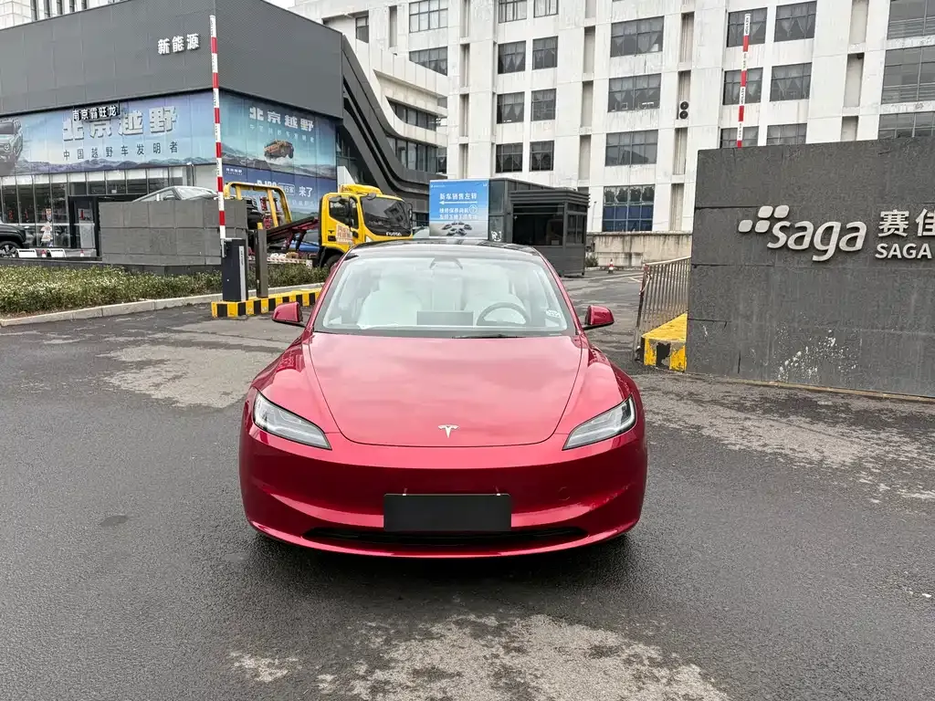 Tesla Model 3 2023 из CN, фото 4