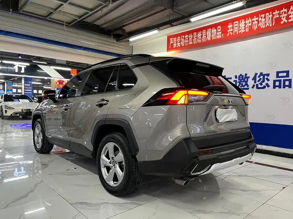 Toyota RAV4 2021 из CN, фото 5
