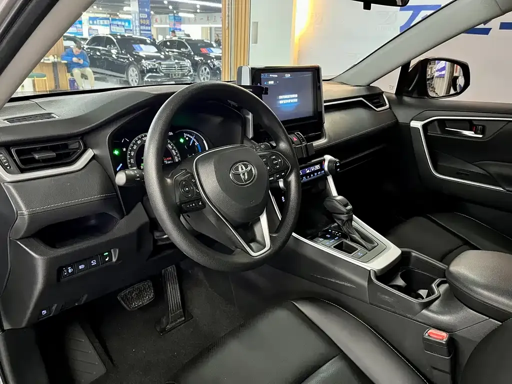 Toyota RAV4 2021 из CN, фото 2