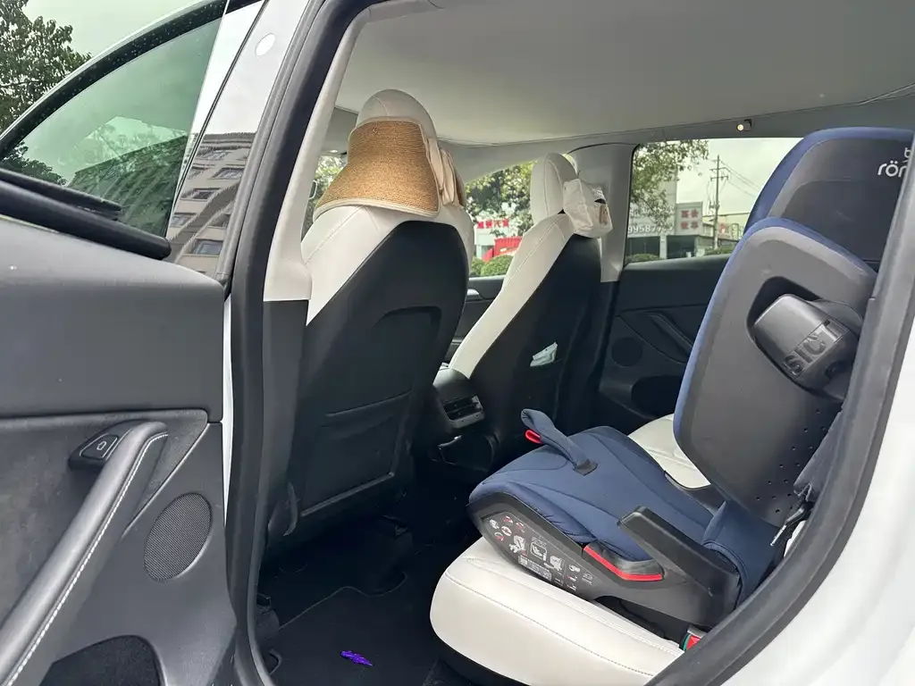 Tesla Model Y — фото 2