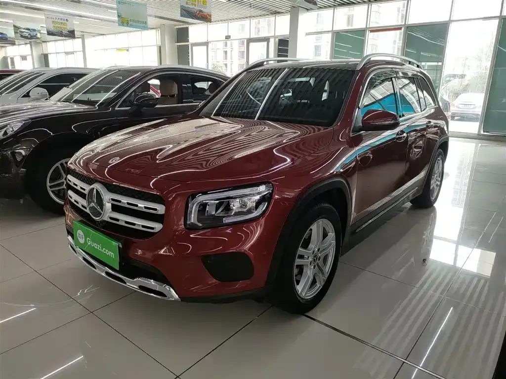 Mercedes-Benz GLB — фото 1