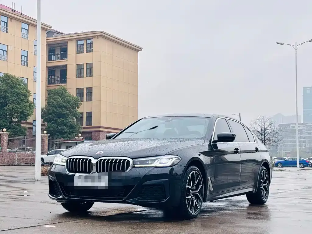 BMW 5 Series — фото 9