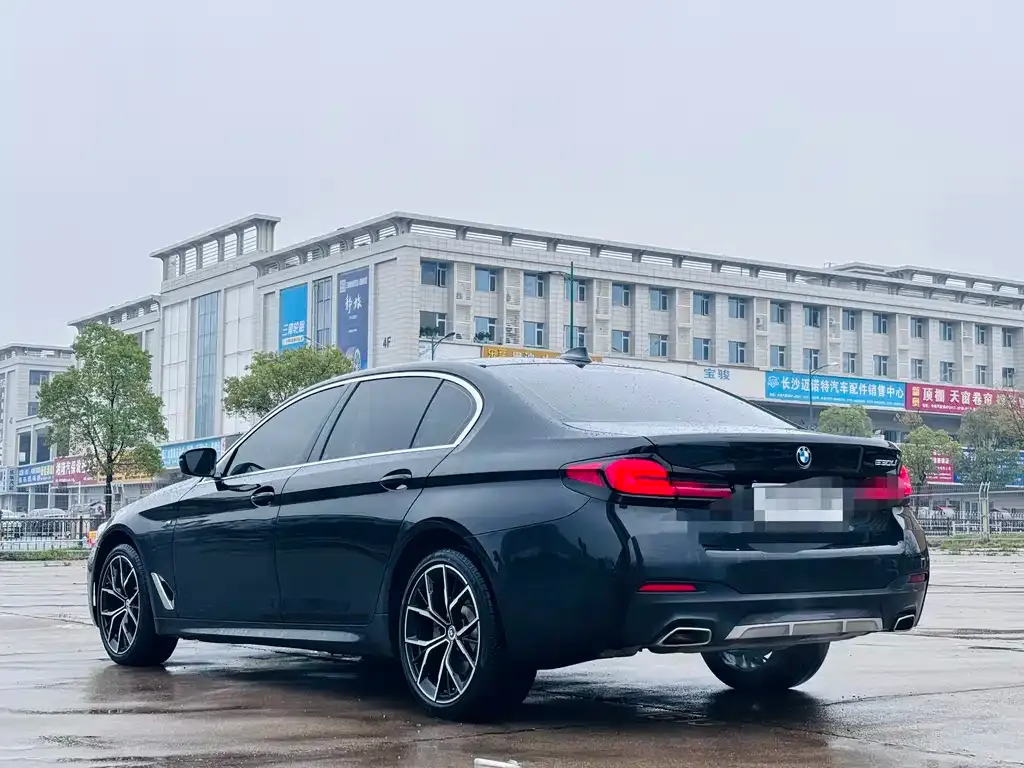 BMW 5 Series — фото 6