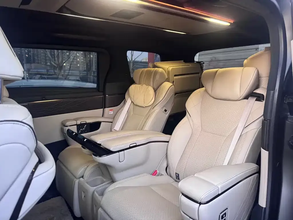 Toyota Vellfire — фото 4