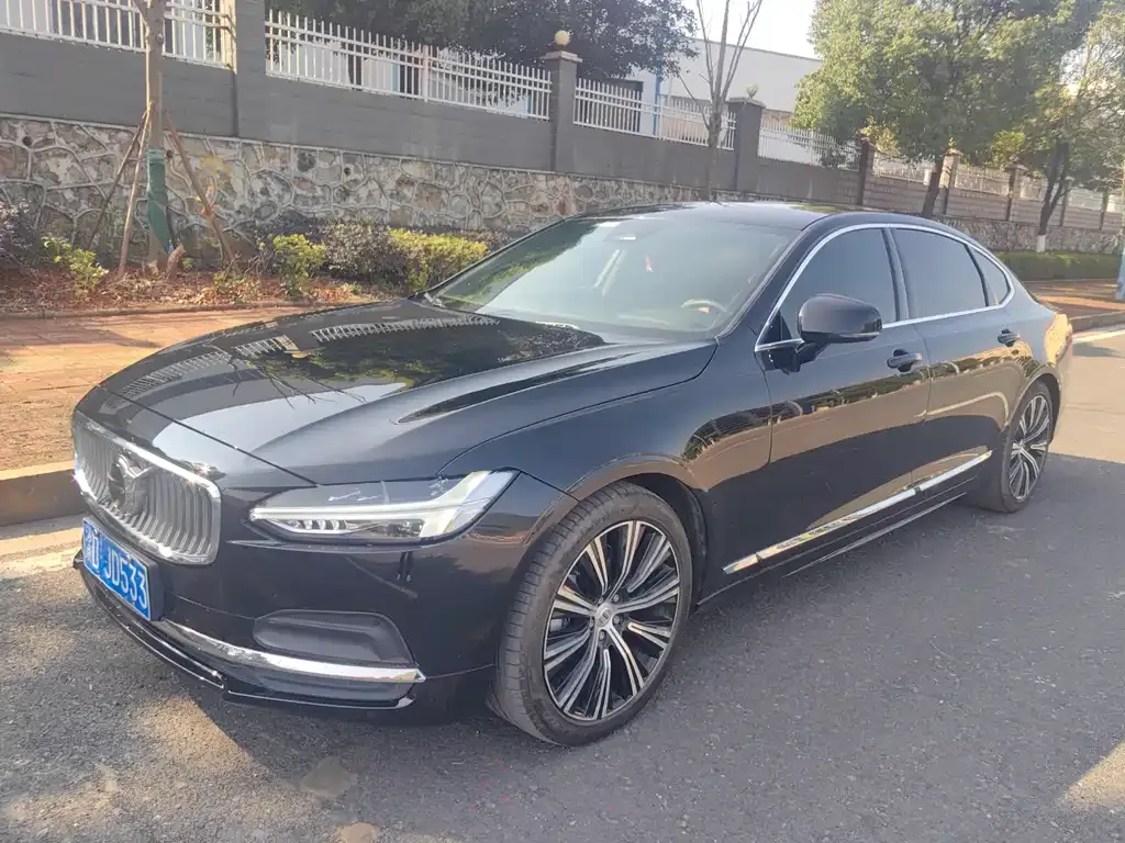 Volvo S90 — фото 1