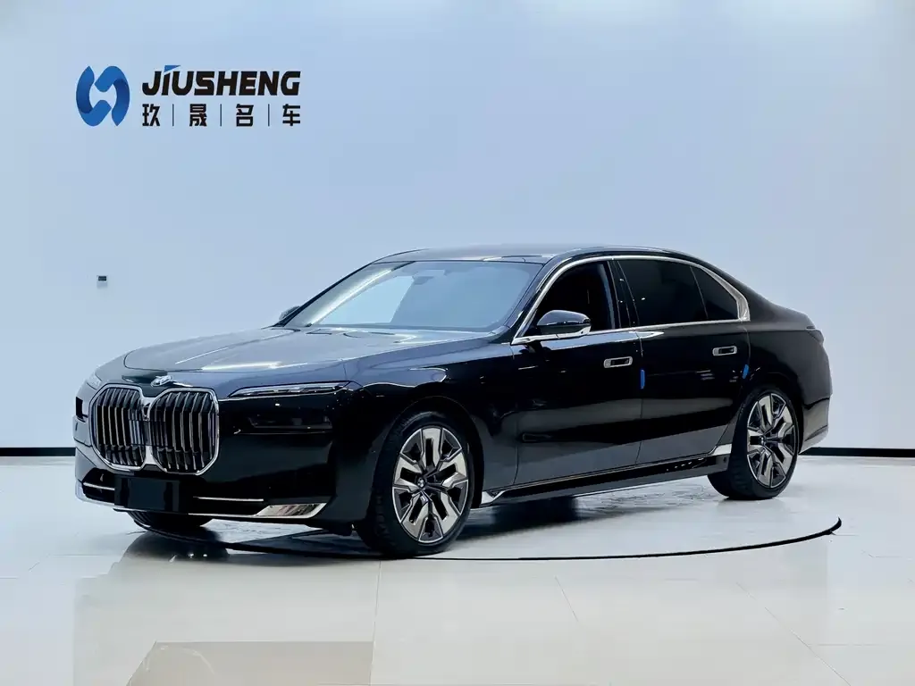 BMW 7 Series — фото 1