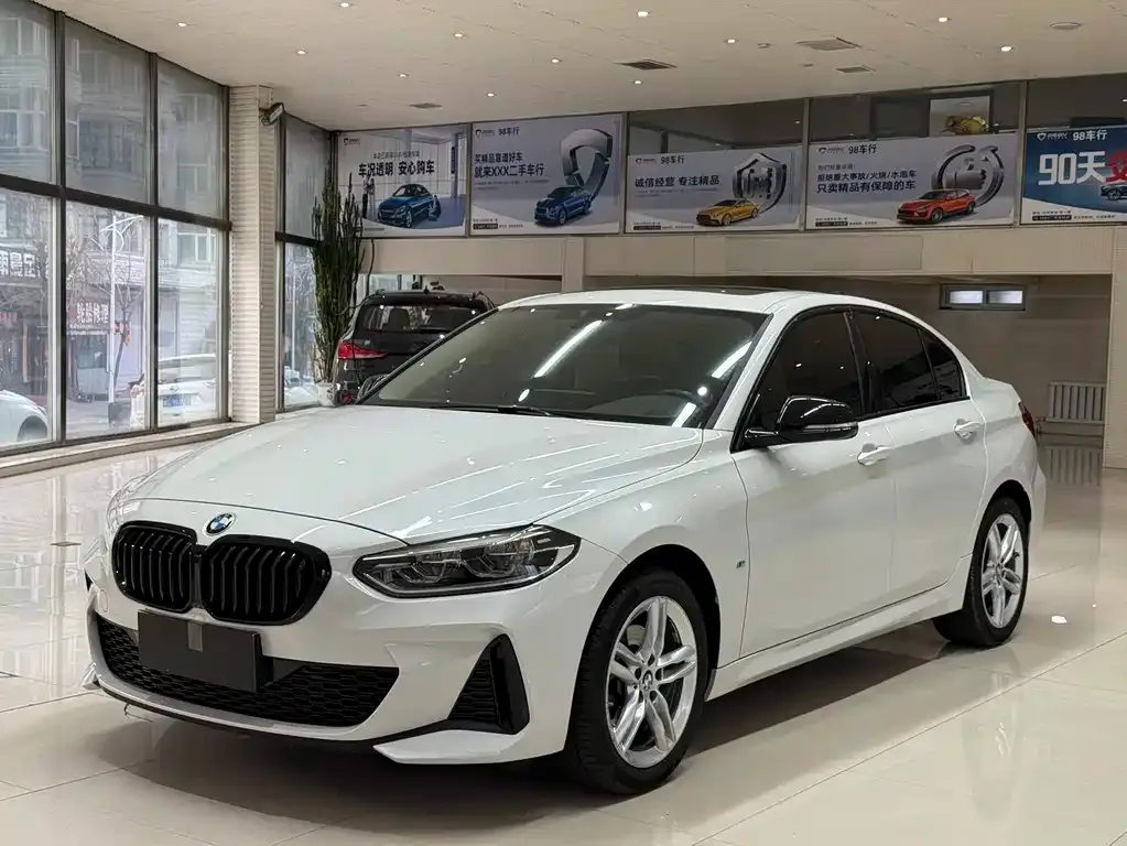BMW 1 Series 2022 из CN, фото 1