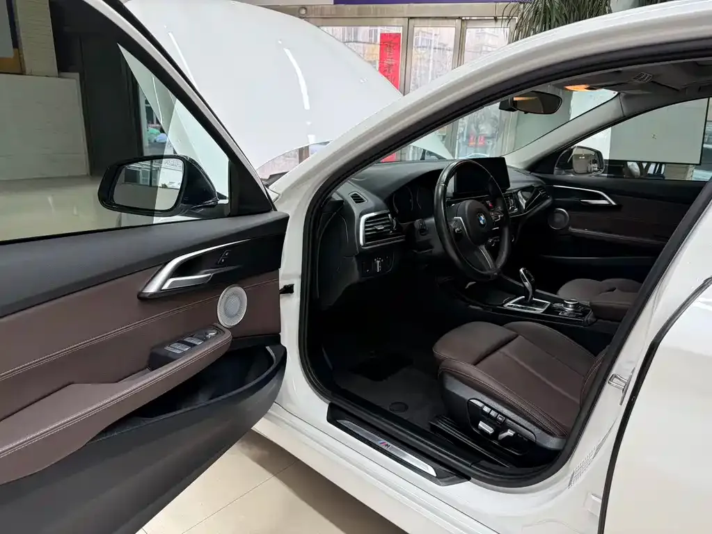 BMW 1 Series 2022 из CN, фото 6