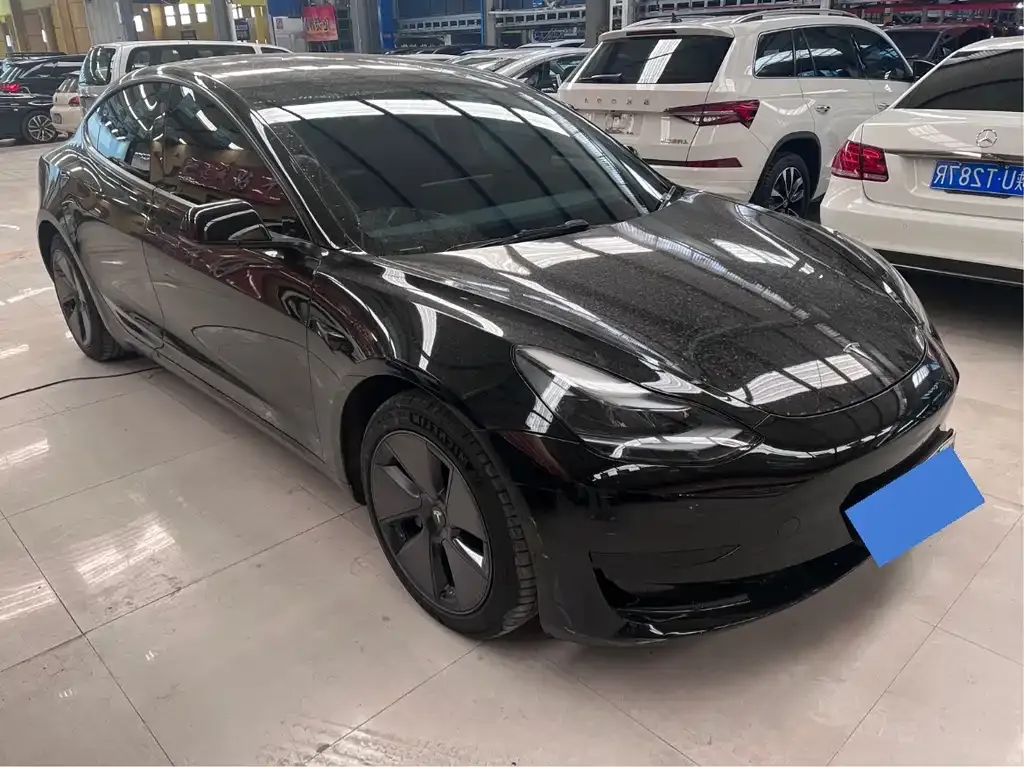 Tesla Model 3 — фото 10