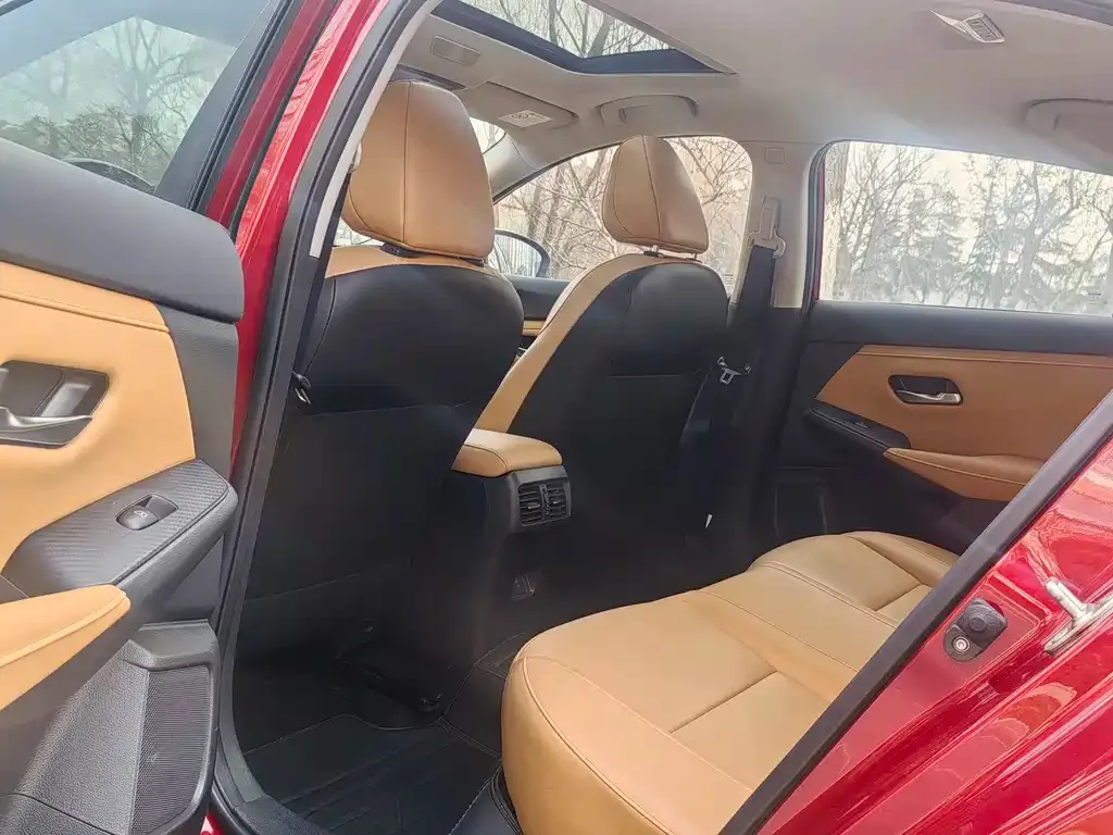 Nissan Sylphy 2023 из CN, фото 2