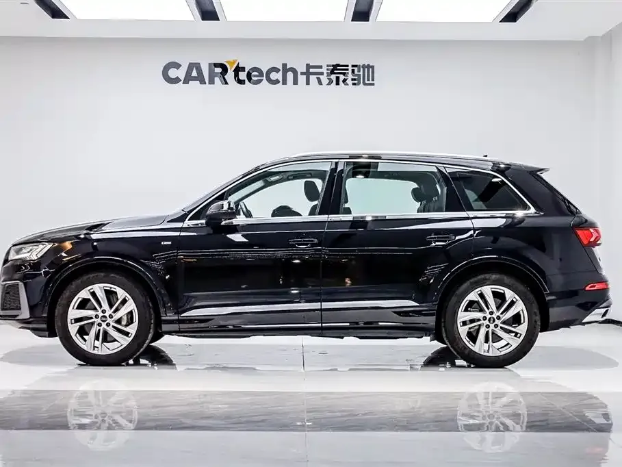 Audi Q7 2023 из CN, фото 8