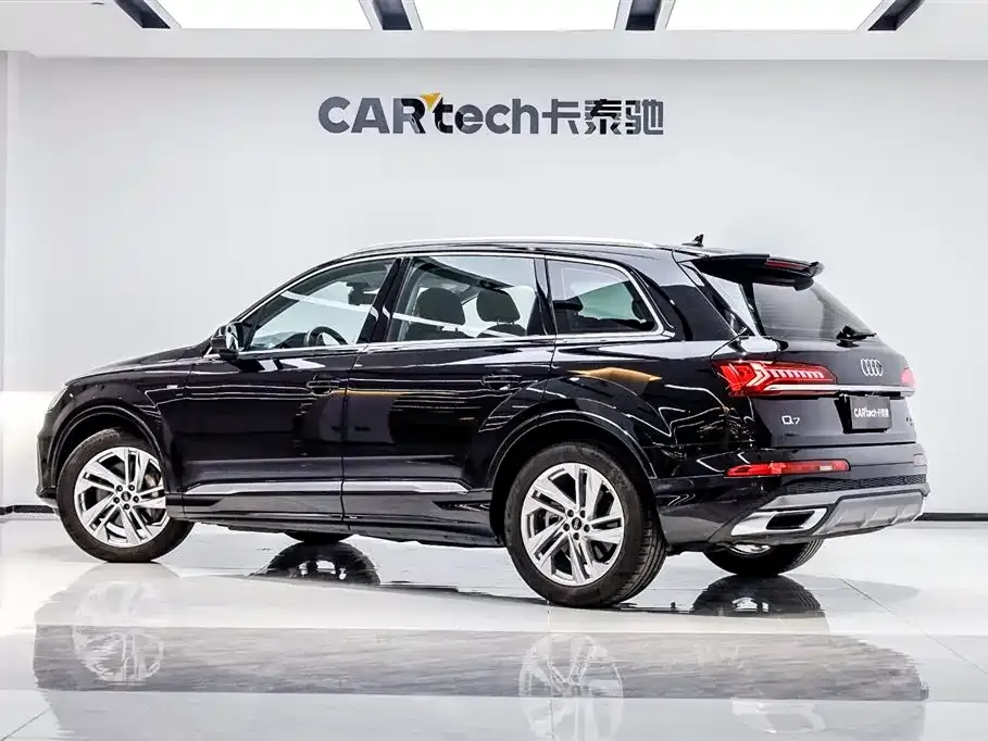 Audi Q7 2023 из CN, фото 5