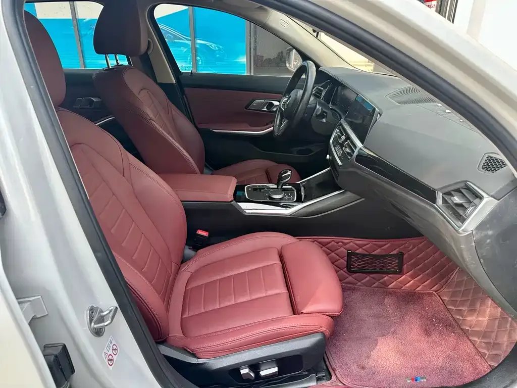 BMW 3 Series 2021 из CN, фото 9