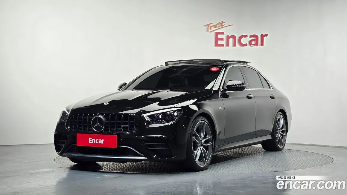 Mercedes-Benz E-Class — фото 1