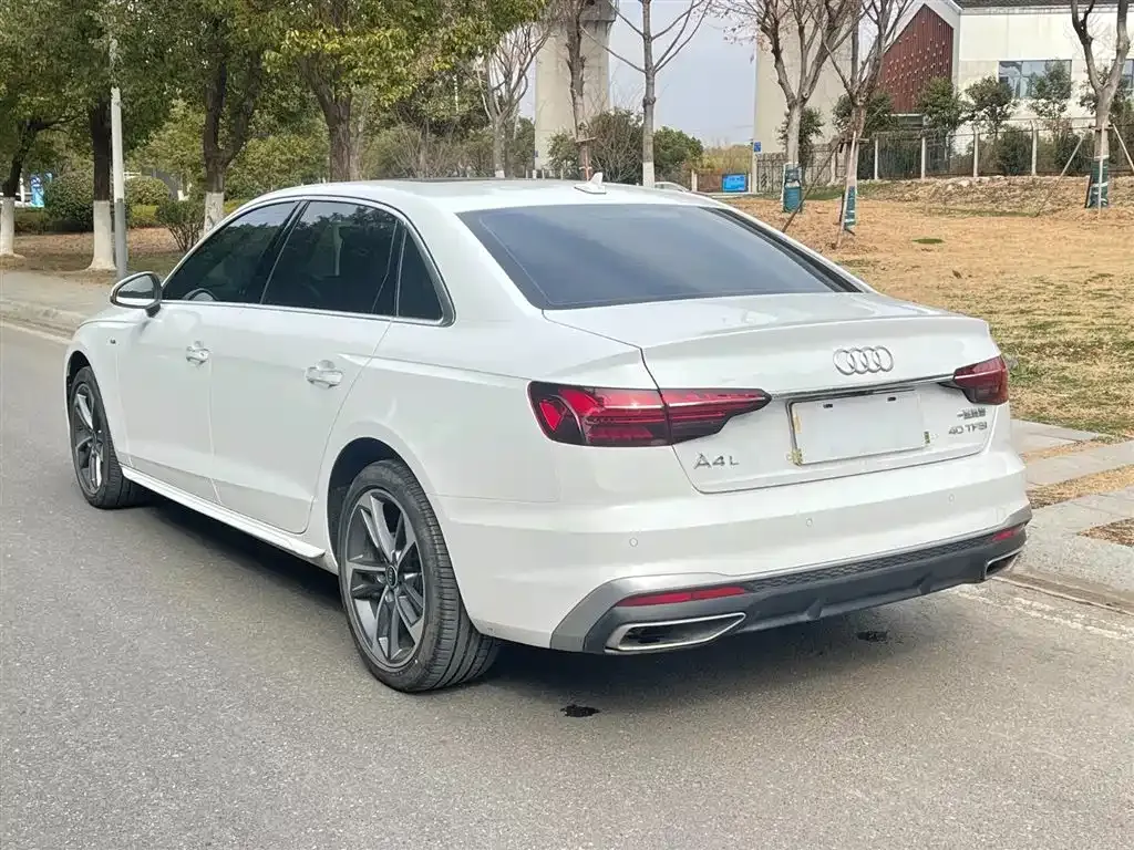 Audi A4L 2024 из CN, фото 3