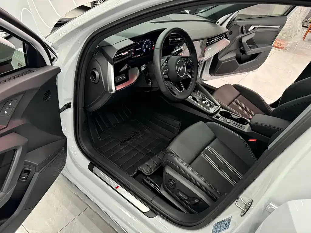 Audi A3 2024 из CN, фото 6
