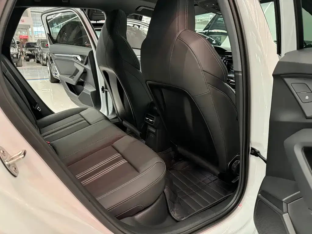 Audi A3 2024 из CN, фото 4