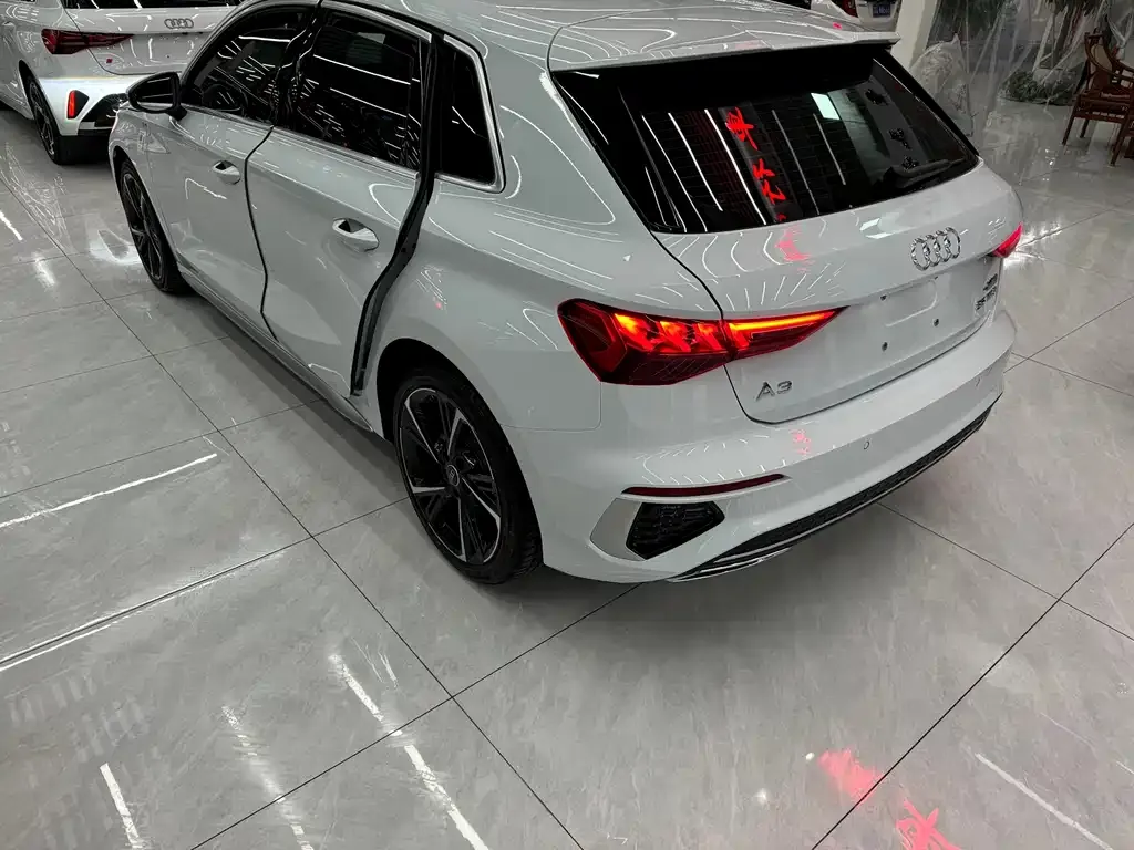 Audi A3 2024 из CN, фото 8