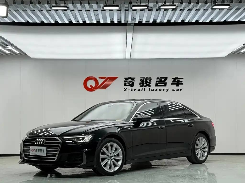 Audi A6L — фото 1